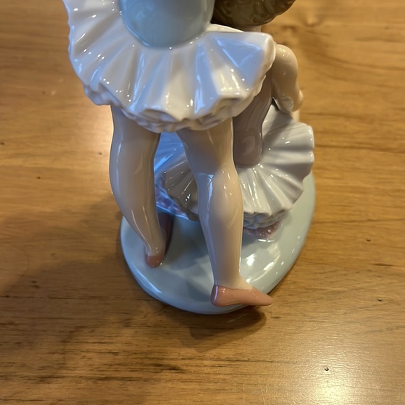 Lladro. First Ballet. Authentic and in perfect condition. Stamped on bottom. - Picture 6 of 12